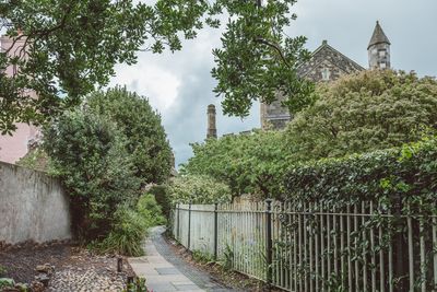 Approaching the Church of St Mary on Church Square