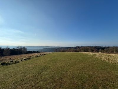 The grassy plateau at Juniper Top, with stunning views