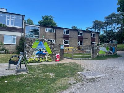 The YHA hostel at Truleigh Hill has toilets and a vending machine with snacks and drinks